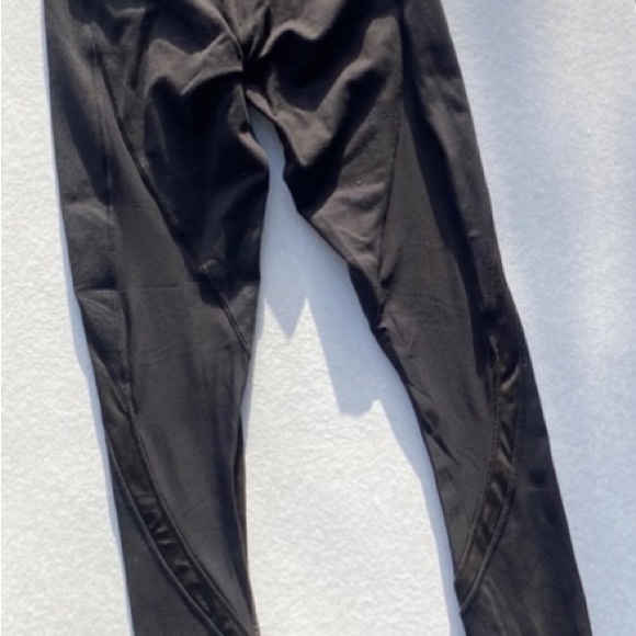 🖤Lululemon leggings, black, size 6.. Used 🖤 - Picture 9 of 12